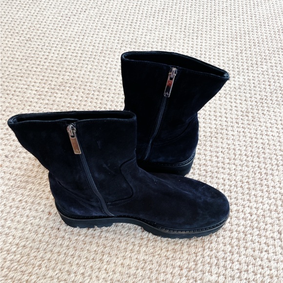 Aquatalia Saundra Black Suede Platform Ankle Boots 9 Waterproof WORN ONCE - Picture 8 of 8